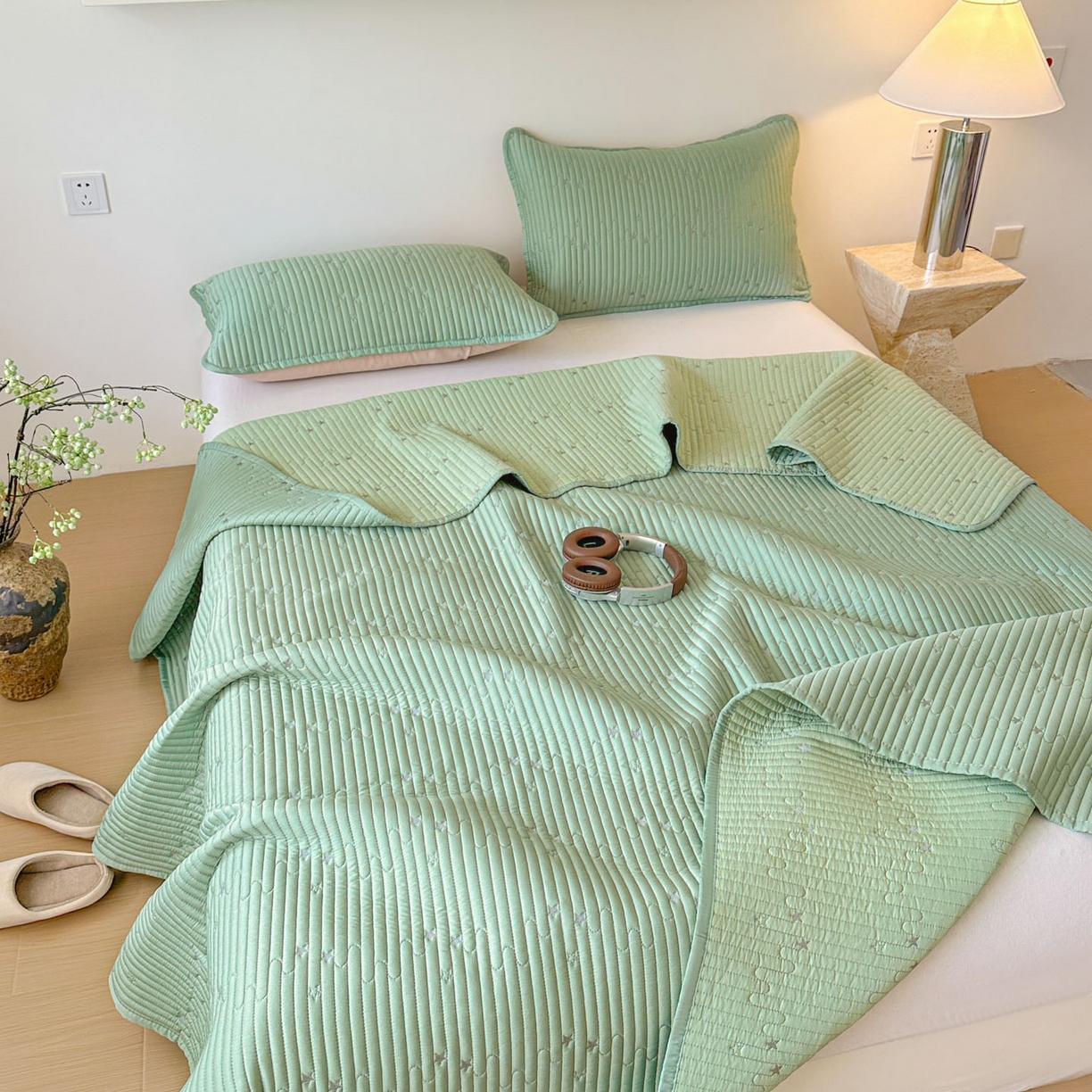 91家纺网 家纺一手货源 找家纺 恒尚居 2025新款莫代尔天丝夏季床盖绗缝星星刺绣夹棉床单三件套 星空-绿