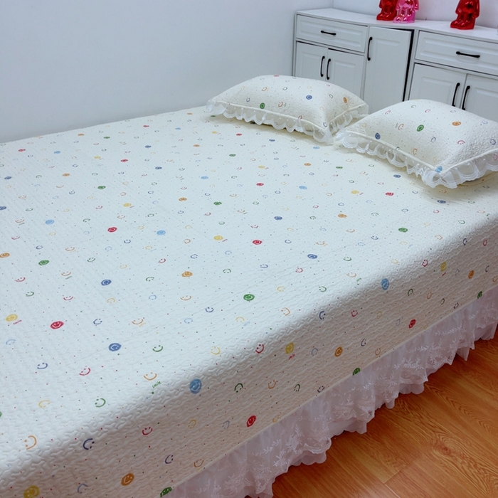 91家纺网 家纺一手货源 找家纺 暖居 2025新款纯棉大蕾丝榻榻米农村大炕盖支持定制 笑脸仙女款