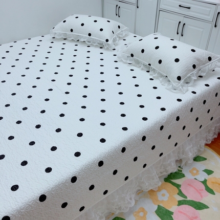 91家纺网 家纺一手货源 找家纺 暖居 2025新款纯棉大蕾丝榻榻米农村大炕盖支持定制 波点白仙女款