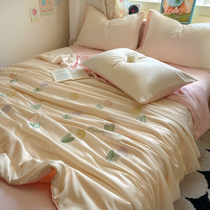 91家纺网 家纺一手货源 找家纺 （总）花伞家居 2025春夏新款冰丝满绣水洗真丝刺绣夏凉被空调被夏被四件套含买家秀