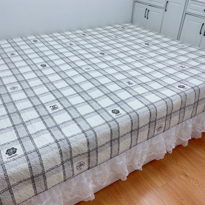 91家纺网 家纺一手货源 找家纺 暖居 2025新款纯棉大蕾丝榻榻米农村大炕盖支持定制 小香格子仙女款