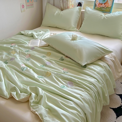 花伞家居 2025春夏新款冰丝满绣水洗真丝刺绣夏凉被空调被夏被四件套含买家秀 郁金香-豆绿+小米黄