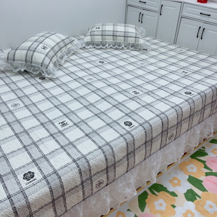 91家纺网 家纺一手货源 找家纺 暖居 2025新款纯棉大蕾丝榻榻米农村大炕盖支持定制 小香格子仙女款