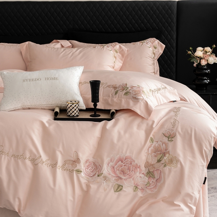 91家纺网 家纺一手货源 找家纺 馨蕊家居 2025新款80SLF奥地利兰精天丝四件套-初禾 天丝初禾-蔷薇粉