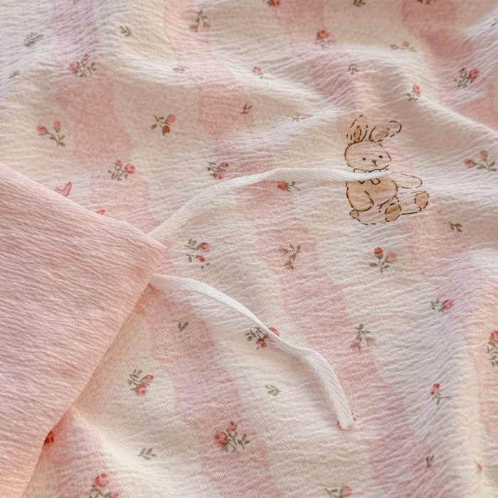 91家纺网 家纺一手货源 找家纺 壹号库家纺 2025新款云感木绵皱皱双层纱四件套-简单款 蕾丝小兔