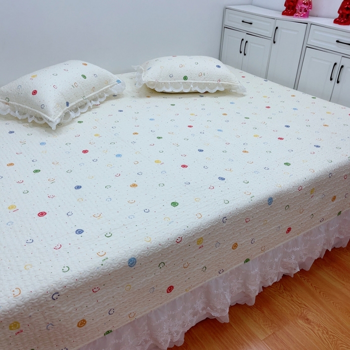 91家纺网 家纺一手货源 找家纺 暖居 2025新款纯棉大蕾丝榻榻米农村大炕盖支持定制 笑脸仙女款