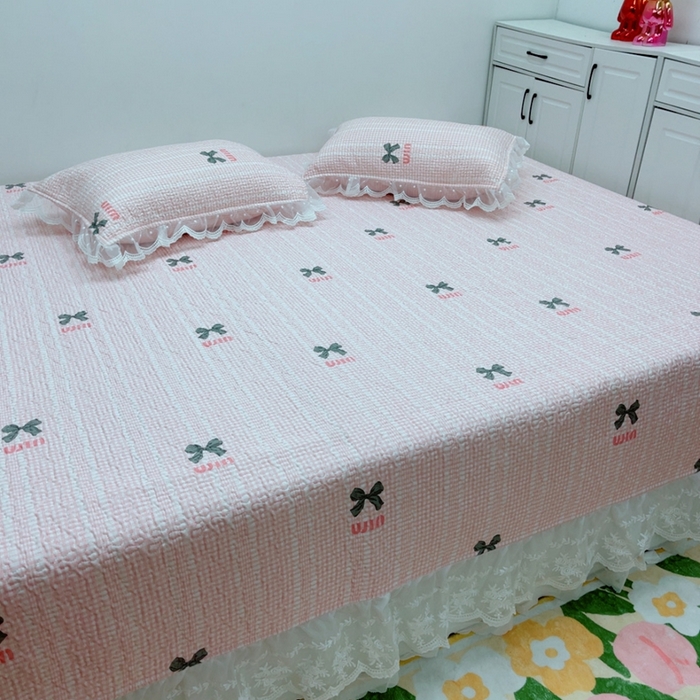 91家纺网 家纺一手货源 找家纺 暖居 2025新款纯棉大蕾丝榻榻米农村大炕盖支持定制 粉色蝴蝶结仙女款