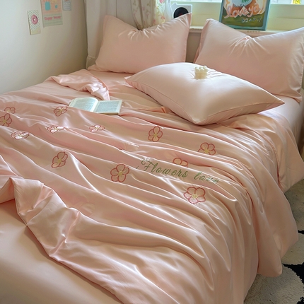 91家纺网 家纺一手货源 找家纺 （总）花伞家居 2025春夏新款冰丝满绣水洗真丝刺绣夏凉被空调被夏被四件套含买家秀