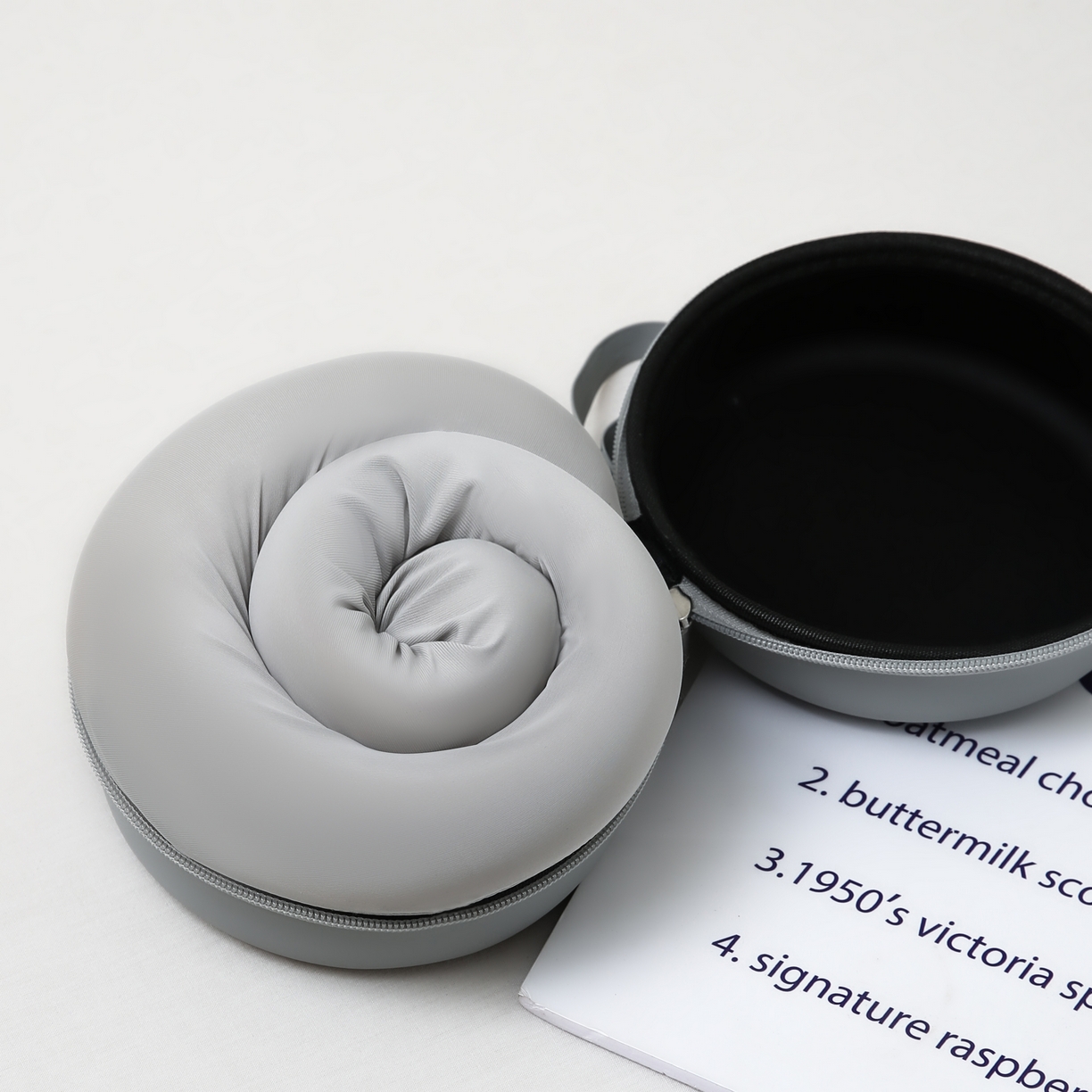 91家纺网 家纺一手货源 找家纺 露函家居 ‌2025新款U型大头护颈枕枕芯枕头 岩石灰 29x30cm礼盒装/只