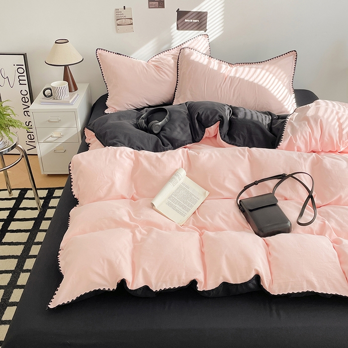 91家纺网 家纺一手货源 找家纺 思诺羽床笠 2025新款水洗棉贝壳边四件套系列 贝壳边+浅粉黑