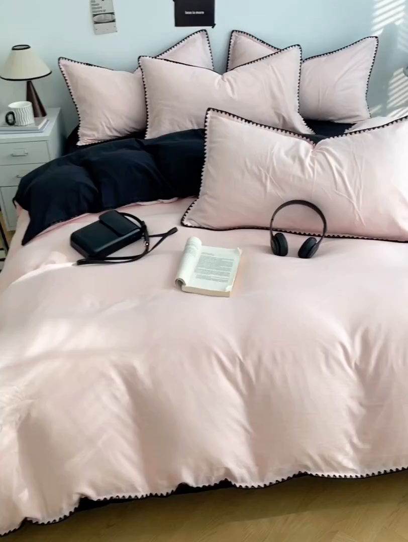 91家纺网 家纺一手货源 找家纺 思诺羽床笠 2025新款水洗棉贝壳边四件套系列 贝壳边+浅粉黑