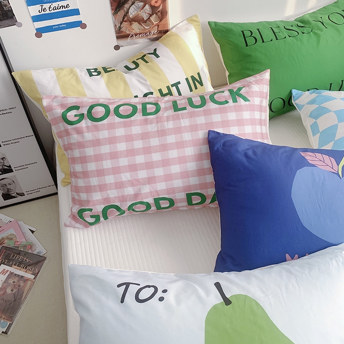 91家纺网 家纺一手货源 找家纺 柚可家居 2024新款数码定版全棉单枕套系列-多巴胺系列一 绿色字母