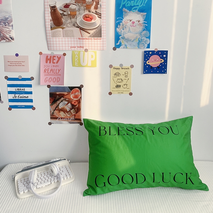 91家纺网 家纺一手货源 找家纺 柚可家居 2024新款数码定版全棉单枕套系列-多巴胺系列一 绿色字母