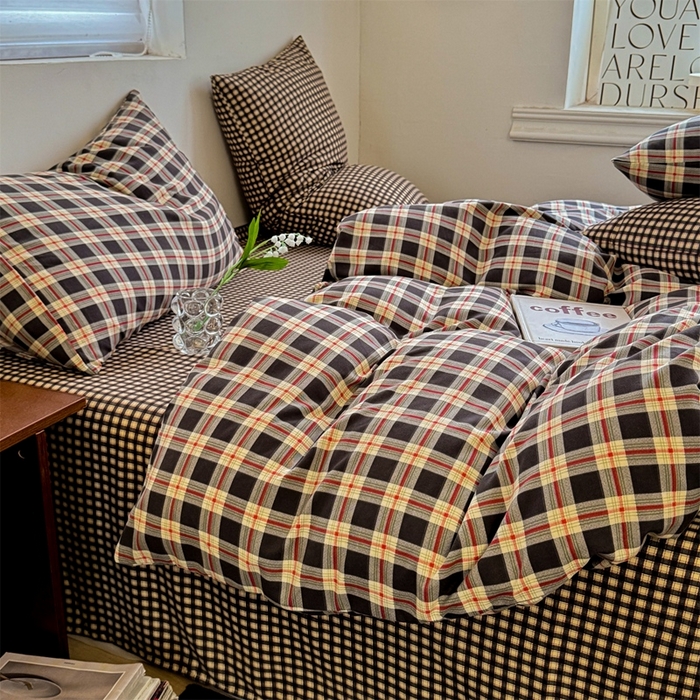 91家纺网 家纺一手货源 找家纺 多品2025新款无印风超柔水洗棉宿舍三件套 柏林+黑小格