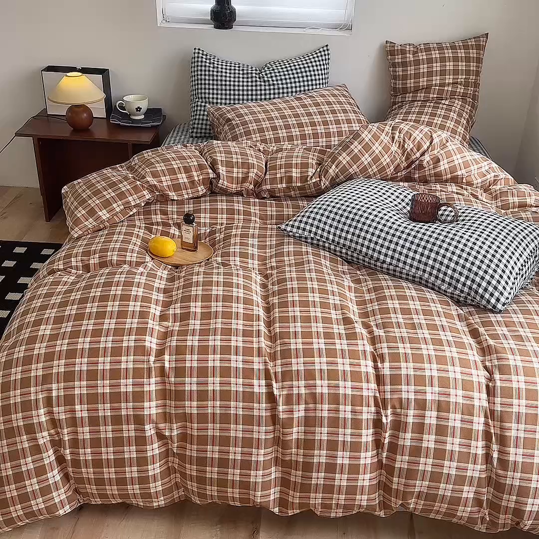 91家纺网 家纺一手货源 找家纺 多品2025新款无印风超柔水洗棉宿舍三件套 柏林+黑小格