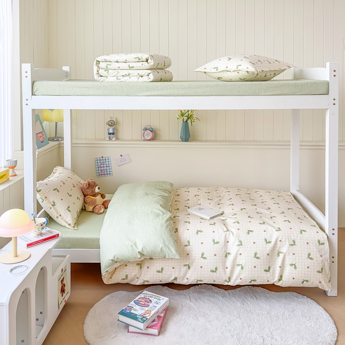 91家纺网 家纺一手货源 找家纺 鑫宇 2025新款全棉纯棉13372宽幅学生上下铺三件套 春芽小月