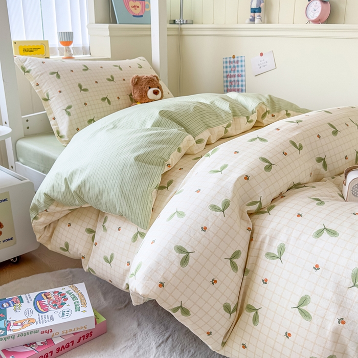 91家纺网 家纺一手货源 找家纺 鑫宇 2025新款全棉纯棉13372宽幅学生上下铺三件套 春芽小月