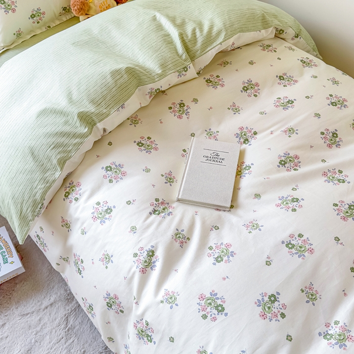 91家纺网 家纺一手货源 找家纺 鑫宇 2025新款全棉纯棉13372宽幅学生上下铺三件套 花香丽影