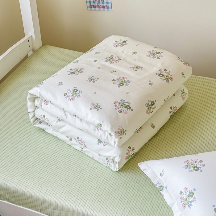 91家纺网 家纺一手货源 找家纺 鑫宇 2025新款全棉纯棉13372宽幅学生上下铺三件套 花香丽影