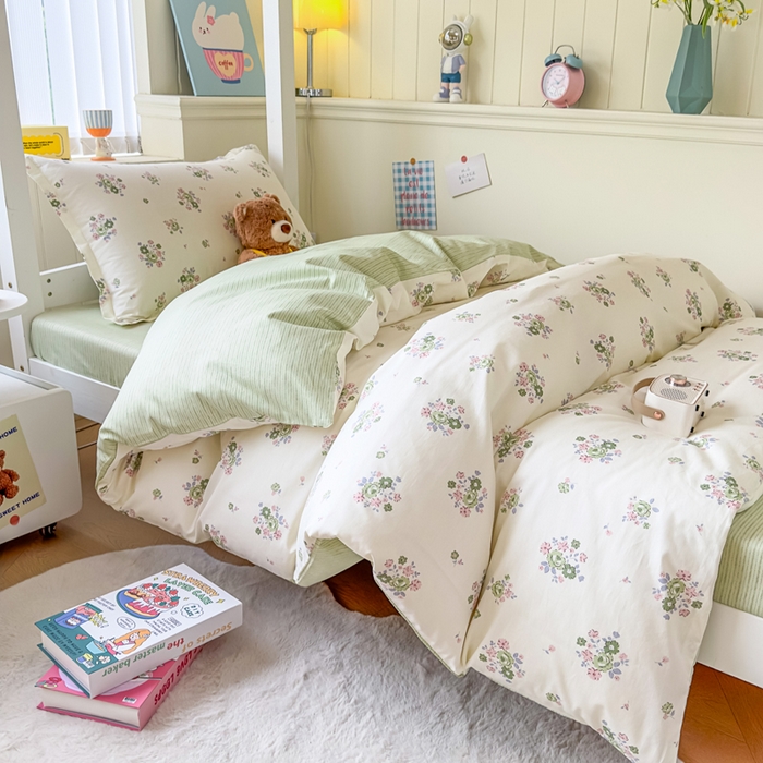 91家纺网 家纺一手货源 找家纺 鑫宇 2025新款全棉纯棉13372宽幅学生上下铺三件套 花香丽影