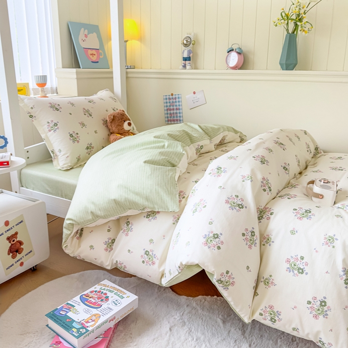 91家纺网 家纺一手货源 找家纺 鑫宇 2025新款全棉纯棉13372宽幅学生上下铺三件套 花香丽影