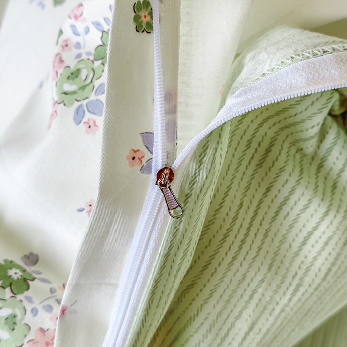 91家纺网 家纺一手货源 找家纺 鑫宇 2025新款全棉纯棉13372宽幅学生上下铺三件套 花香丽影