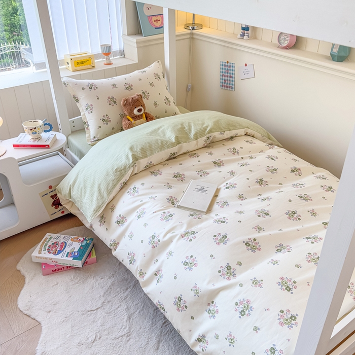 91家纺网 家纺一手货源 找家纺 鑫宇 2025新款全棉纯棉13372宽幅学生上下铺三件套 花香丽影