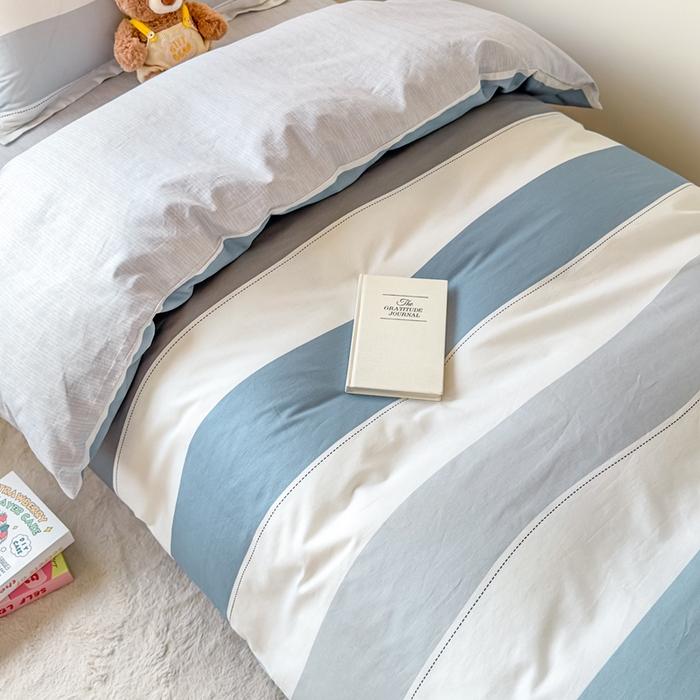 91家纺网 家纺一手货源 找家纺 鑫宇 2025新款全棉纯棉13372宽幅学生上下铺三件套 迷人线条