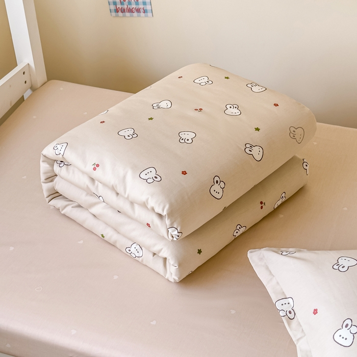 91家纺网 家纺一手货源 找家纺 鑫宇 2025新款全棉纯棉13372宽幅学生上下铺三件套 米菲