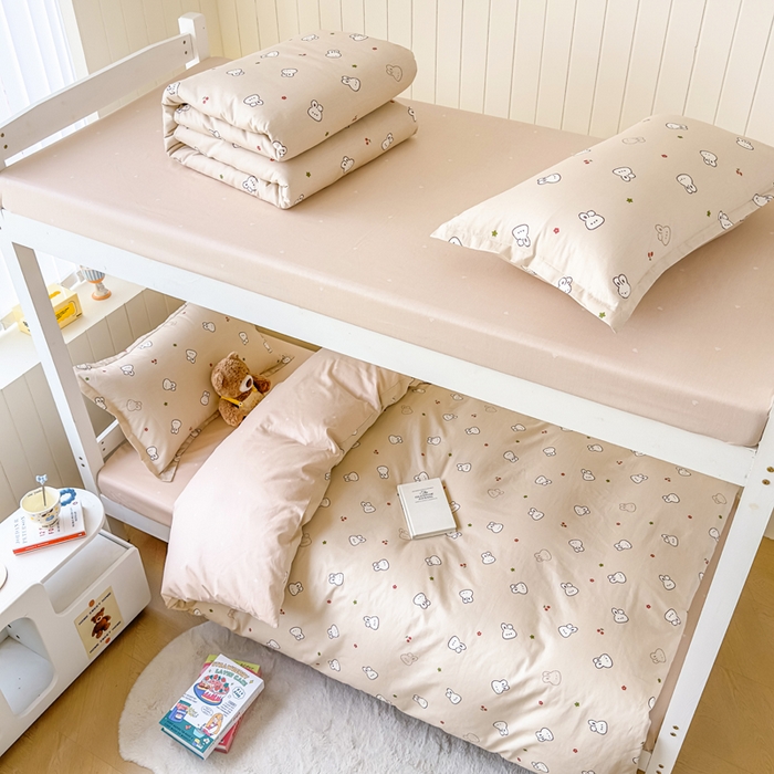 91家纺网 家纺一手货源 找家纺 鑫宇 2025新款全棉纯棉13372宽幅学生上下铺三件套 米菲