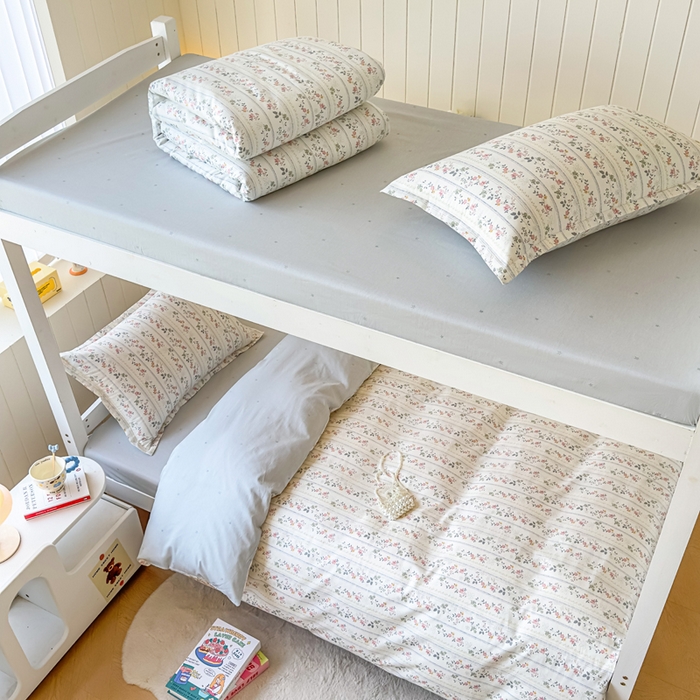 91家纺网 家纺一手货源 找家纺 鑫宇 2025新款全棉纯棉13372宽幅学生上下铺三件套 暮染轻纱