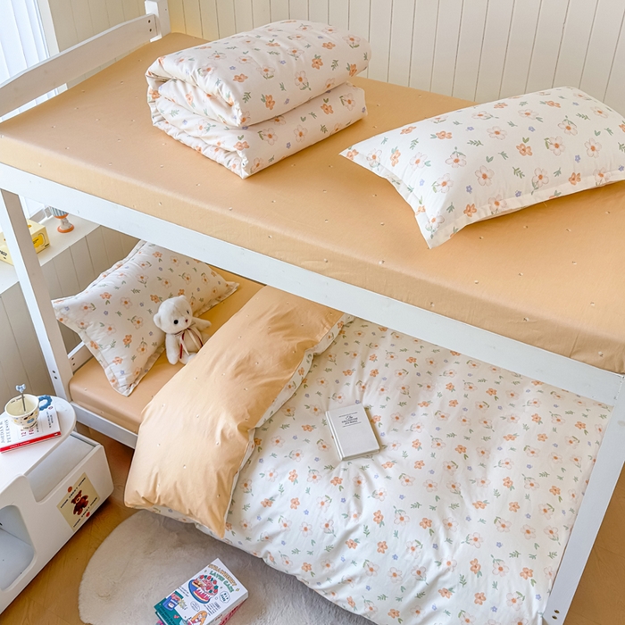 91家纺网 家纺一手货源 找家纺 鑫宇 2025新款全棉纯棉13372宽幅学生上下铺三件套 那朵花开