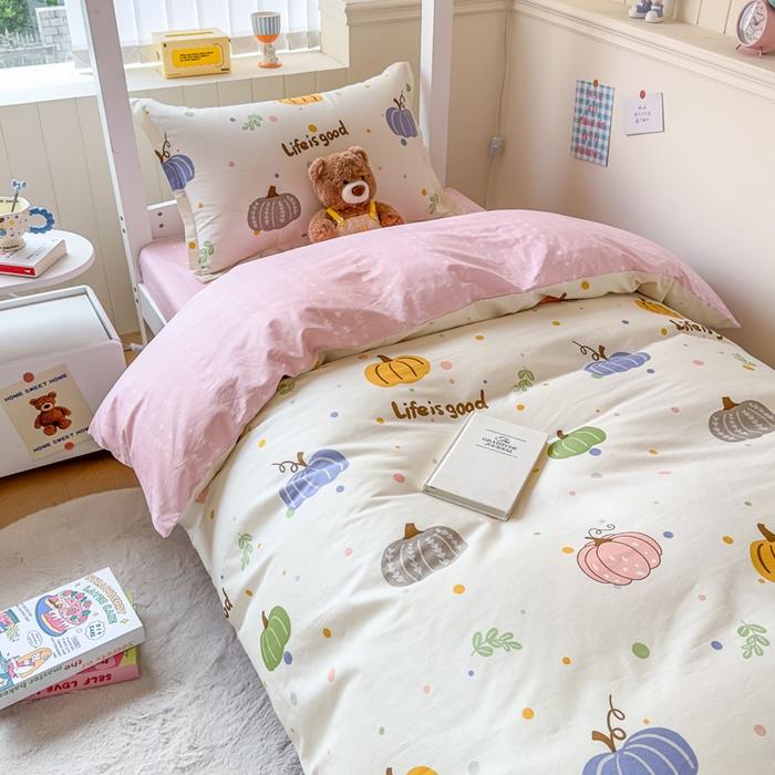 91家纺网 家纺一手货源 找家纺 鑫宇 2025新款全棉纯棉13372宽幅学生上下铺三件套 南瓜派对