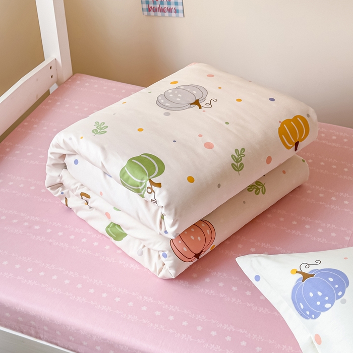 91家纺网 家纺一手货源 找家纺 鑫宇 2025新款全棉纯棉13372宽幅学生上下铺三件套 南瓜派对