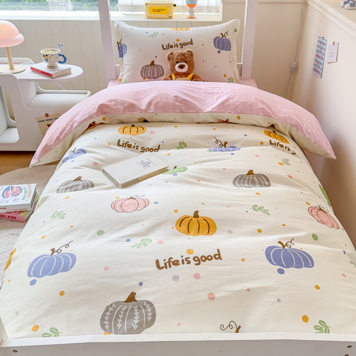 91家纺网 家纺一手货源 找家纺 鑫宇 2025新款全棉纯棉13372宽幅学生上下铺三件套 南瓜派对