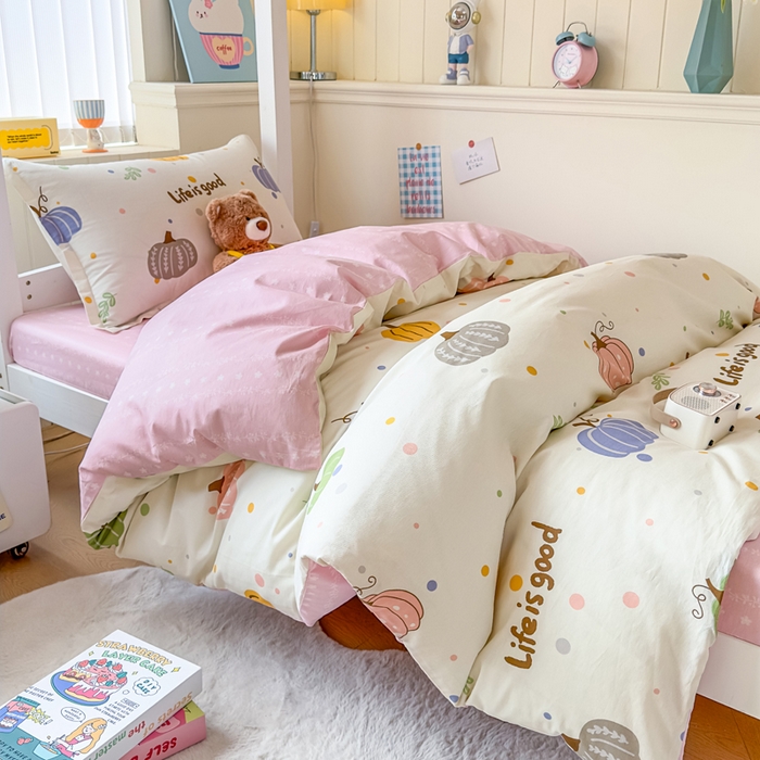 91家纺网 家纺一手货源 找家纺 鑫宇 2025新款全棉纯棉13372宽幅学生上下铺三件套 南瓜派对