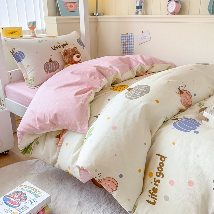 91家纺网 家纺一手货源 找家纺 鑫宇 2025新款全棉纯棉13372宽幅学生上下铺三件套 南瓜派对