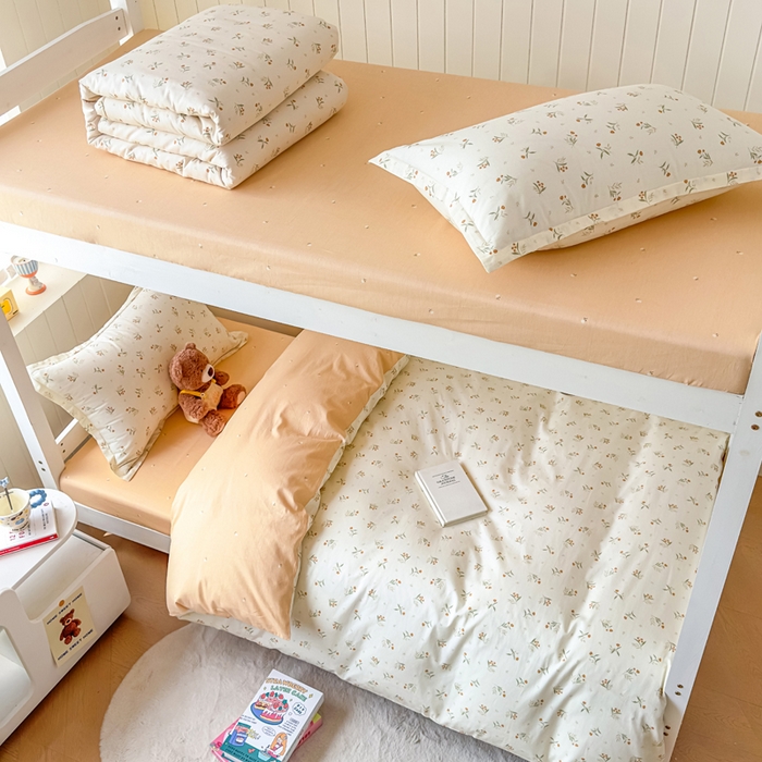 91家纺网 家纺一手货源 找家纺 鑫宇 2025新款全棉纯棉13372宽幅学生上下铺三件套 浅浅花样