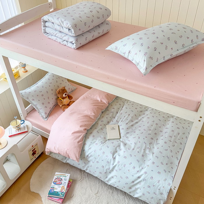 91家纺网 家纺一手货源 找家纺 鑫宇 2025新款全棉纯棉13372宽幅学生上下铺三件套 清风花夏