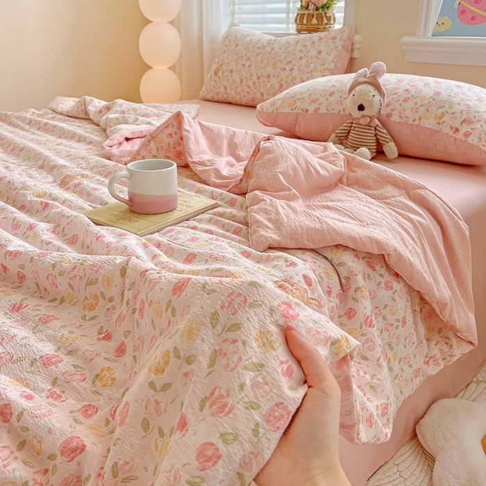 一比一家纺 2025新款云感皱皱纱简单款夏被夏凉被空调被四件套 郁金香小兔粉