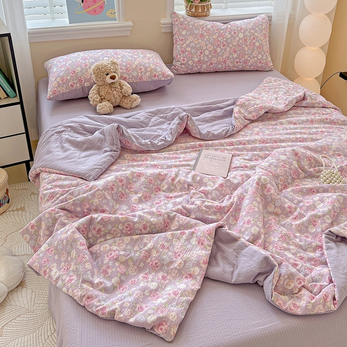 91家纺网 家纺一手货源 找家纺 一比一家纺 2025新款云感皱皱纱简单款夏被夏凉被空调被四件套 十里桃花粉