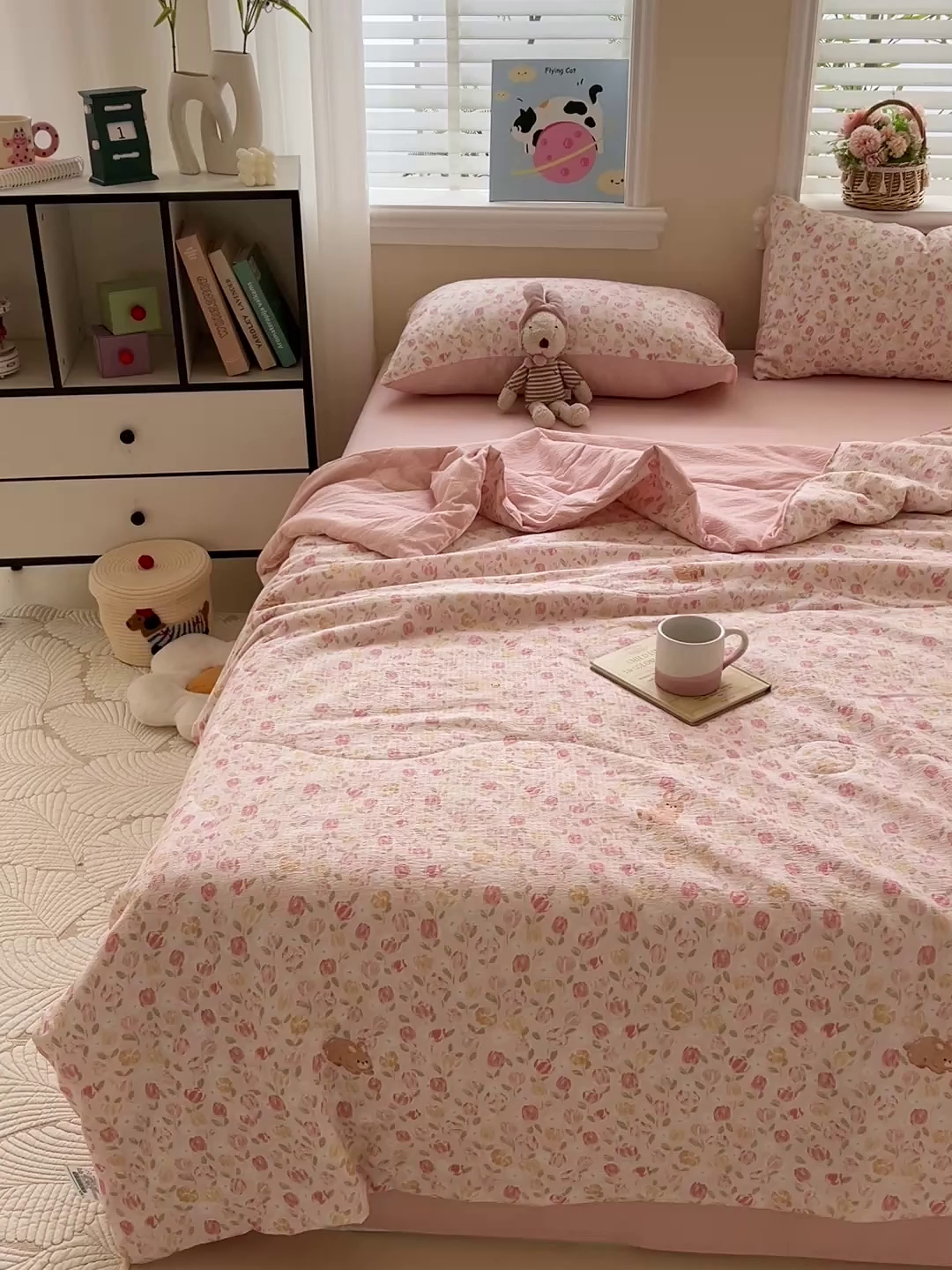 91家纺网 家纺一手货源 找家纺 一比一家纺 2025新款云感皱皱纱简单款夏被夏凉被空调被四件套 郁金香小兔粉