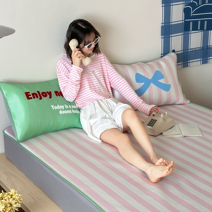 91家纺网 家纺一手货源 找家纺 （总）觅糖2025新款ins冰藤席毛巾绣凉席