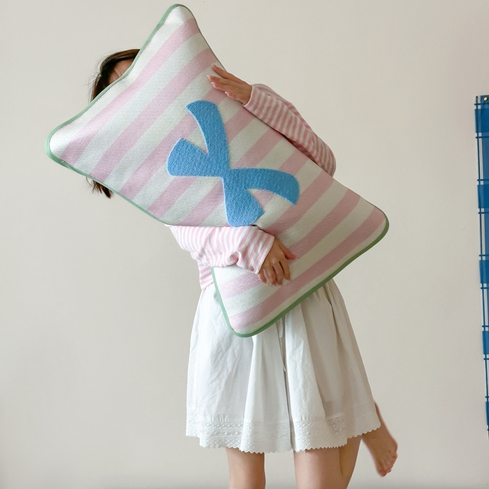 91家纺网 家纺一手货源 找家纺 觅糖2025新款ins冰藤席毛巾绣凉席 蝴蝶结日记