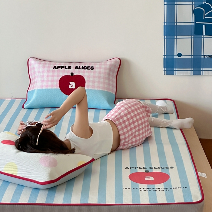 91家纺网 家纺一手货源 找家纺 觅糖2025新款ins冰藤席毛巾绣凉席 苹果气泡