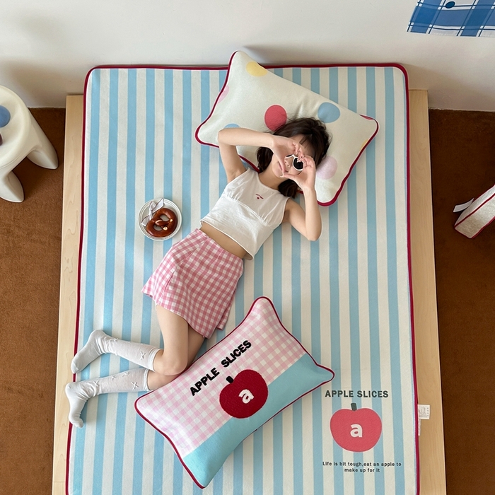 91家纺网 家纺一手货源 找家纺 觅糖2025新款ins冰藤席毛巾绣凉席 苹果气泡