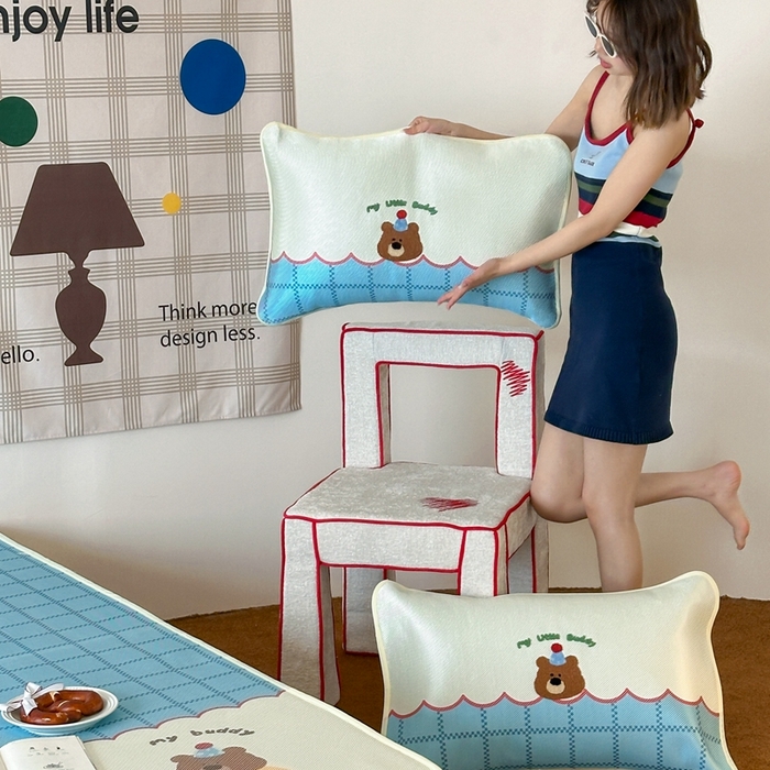 91家纺网 家纺一手货源 找家纺 觅糖2025新款ins冰藤席毛巾绣凉席 苹果小熊