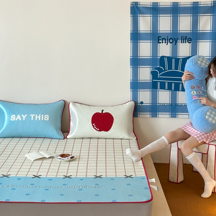 91家纺网 家纺一手货源 找家纺 觅糖2025新款ins冰藤席毛巾绣凉席 苹汁气泡