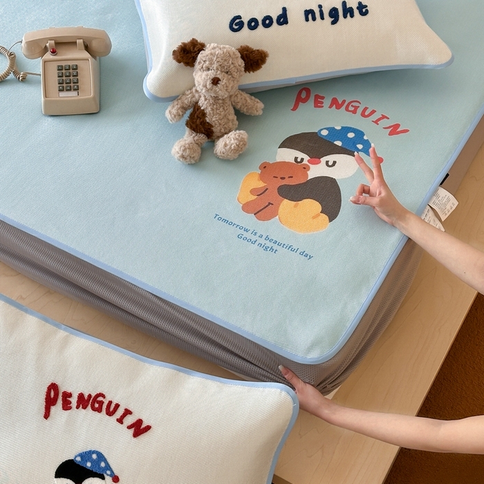 91家纺网 家纺一手货源 找家纺 觅糖2025新款ins冰藤席毛巾绣凉席 企鹅困噜