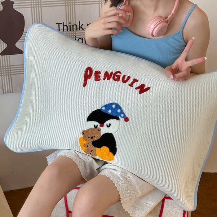 91家纺网 家纺一手货源 找家纺 觅糖2025新款ins冰藤席毛巾绣凉席 企鹅困噜